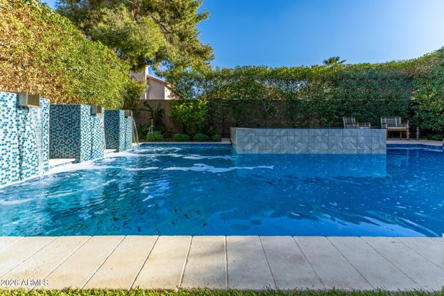 4043 E MEADOW Drive, Phoenix, AZ 85032