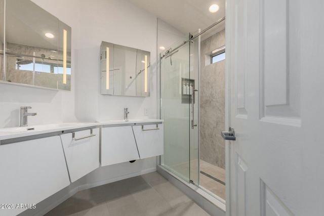 4043 E MEADOW Drive, Phoenix, AZ 85032