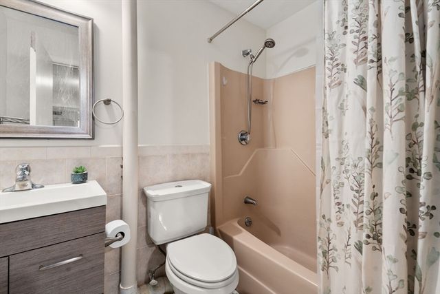 286 Fenno St 4, Revere, MA 02151