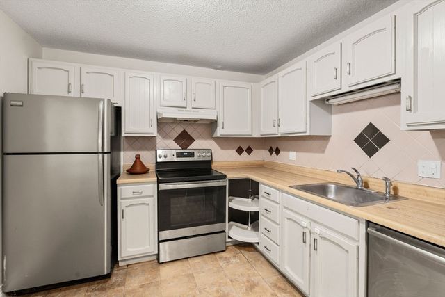 286 Fenno St 4, Revere, MA 02151