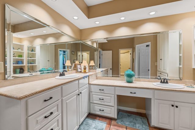 87 Fairlake Dr., Hattiesburg, MS 39402