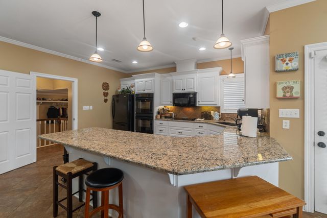 87 Fairlake Dr., Hattiesburg, MS 39402