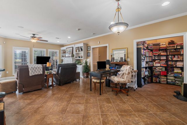 87 Fairlake Dr., Hattiesburg, MS 39402