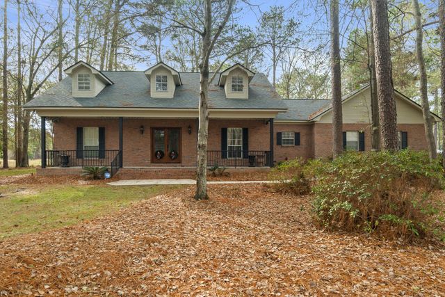 87 Fairlake Dr., Hattiesburg, MS 39402