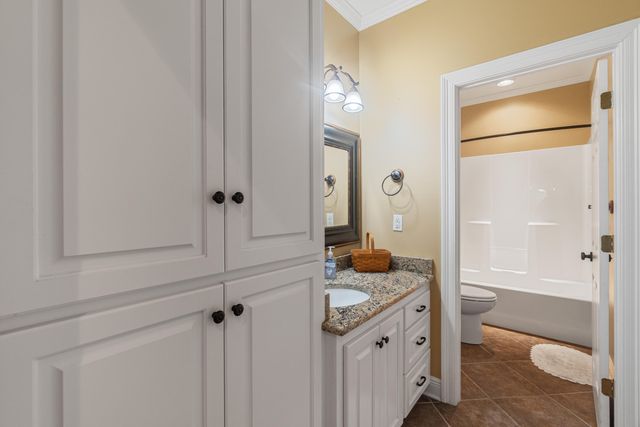 87 Fairlake Dr., Hattiesburg, MS 39402