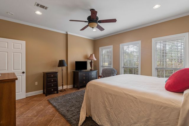 87 Fairlake Dr., Hattiesburg, MS 39402