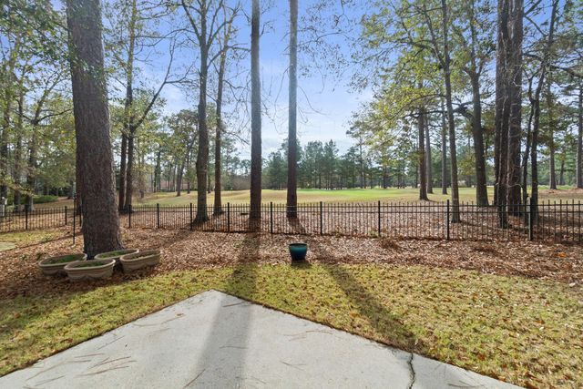 87 Fairlake Dr., Hattiesburg, MS 39402