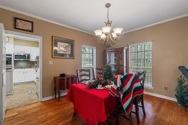 87 Fairlake Dr., Hattiesburg, MS 39402