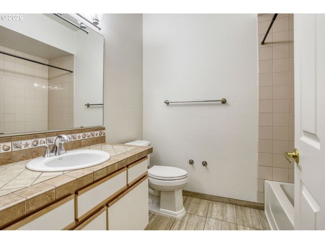 1160 Ne HORIZON Loop 1403, Hillsboro, OR 97124