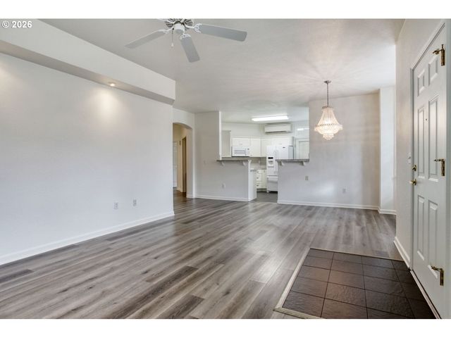 1160 Ne HORIZON Loop 1403, Hillsboro, OR 97124