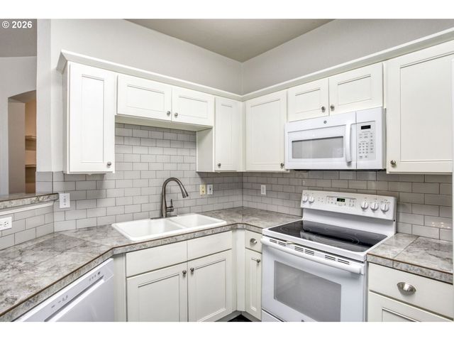 1160 Ne HORIZON Loop 1403, Hillsboro, OR 97124