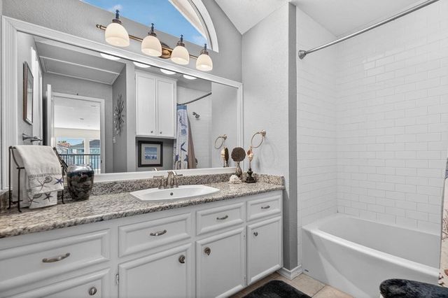 13537 PORT ROYAL Ct, Corpus Christi, TX 78418