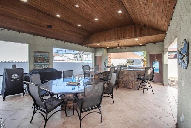 13537 PORT ROYAL Ct, Corpus Christi, TX 78418