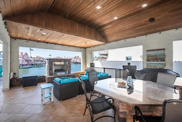 13537 PORT ROYAL Ct, Corpus Christi, TX 78418