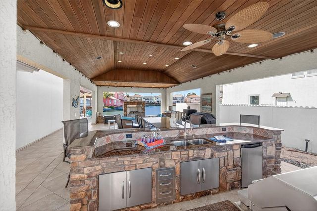 13537 PORT ROYAL Ct, Corpus Christi, TX 78418