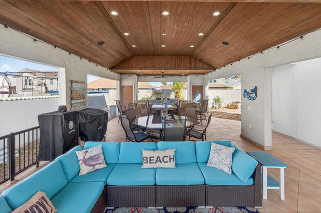 13537 PORT ROYAL Ct, Corpus Christi, TX 78418