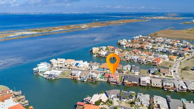 13537 PORT ROYAL Ct, Corpus Christi, TX 78418