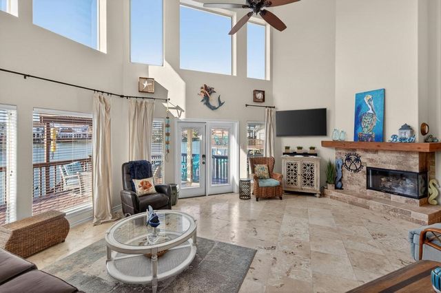 13537 PORT ROYAL Ct, Corpus Christi, TX 78418