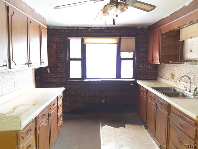 3613 Bonstead Road, Clay, NY 13041