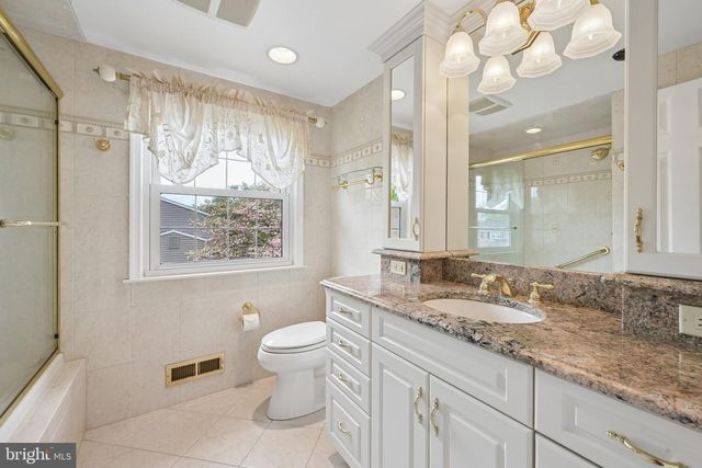 790 CARTERET CT, Mount Laurel, NJ 08054
