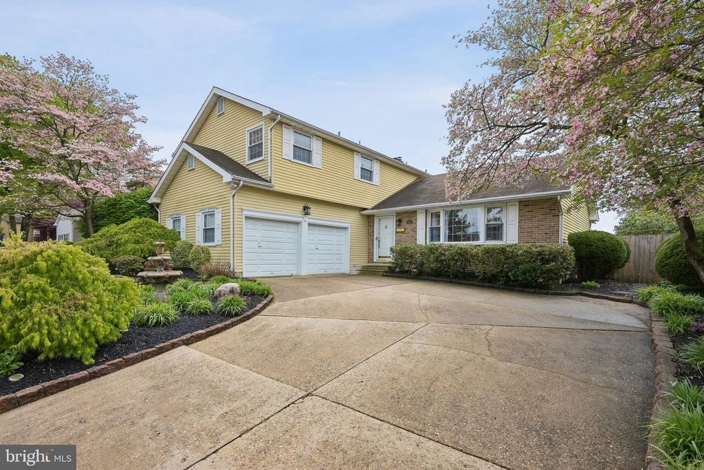 790 CARTERET CT, Mount Laurel, NJ 08054