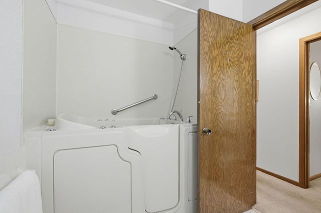 255 Westview Drive 308, West Saint Paul, MN 55118