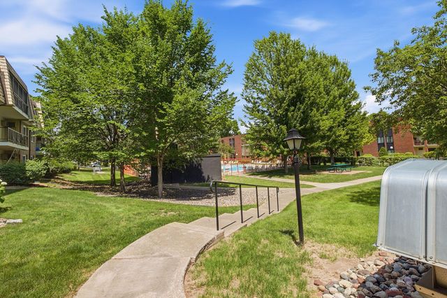 255 Westview Drive 308, West Saint Paul, MN 55118