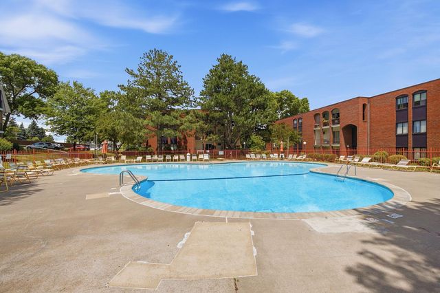 255 Westview Drive 308, West Saint Paul, MN 55118