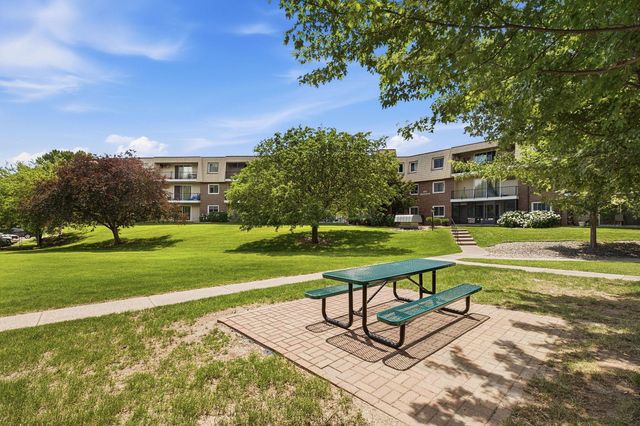 255 Westview Drive 308, West Saint Paul, MN 55118