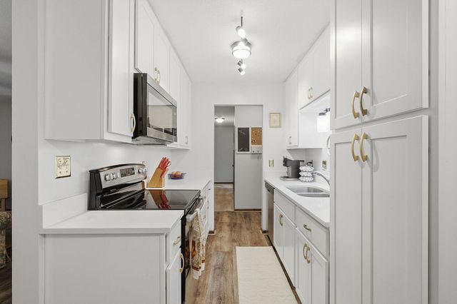 255 Westview Drive 308, West Saint Paul, MN 55118