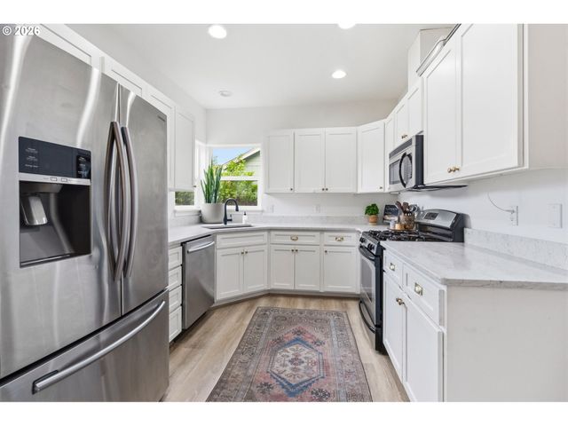 373 Camrin Loop, Creswell, OR 97426