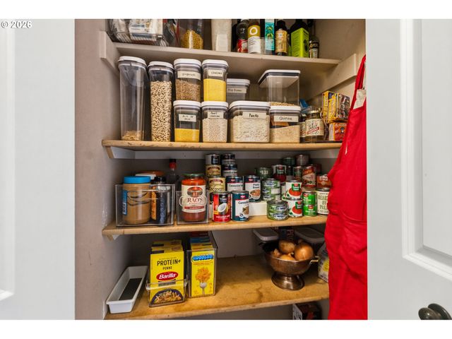 373 Camrin Loop, Creswell, OR 97426