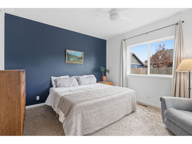 373 Camrin Loop, Creswell, OR 97426