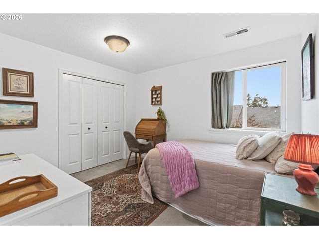 373 Camrin Loop, Creswell, OR 97426