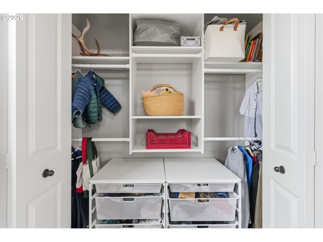 373 Camrin Loop, Creswell, OR 97426