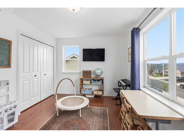 373 Camrin Loop, Creswell, OR 97426