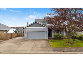 373 Camrin Loop, Creswell, OR 97426