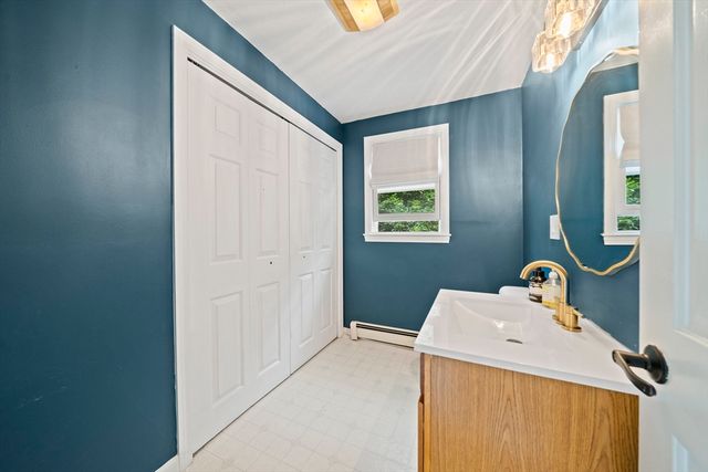 190 Monroe St, Pembroke, MA 02359