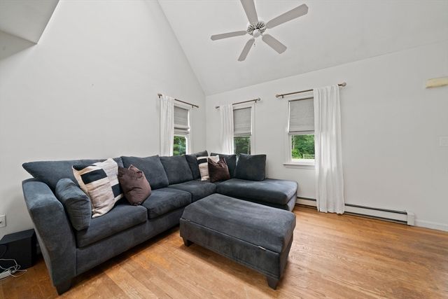 190 Monroe St, Pembroke, MA 02359