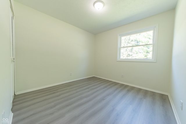 1215 N Gladstone Avenue, Columbus, IN 47201
