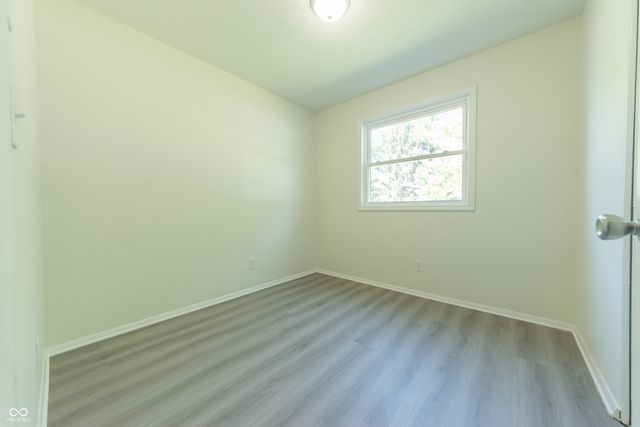 1215 N Gladstone Avenue, Columbus, IN 47201