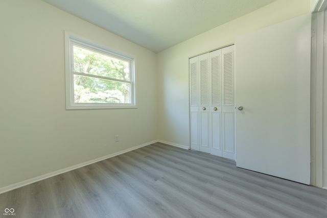 1215 N Gladstone Avenue, Columbus, IN 47201