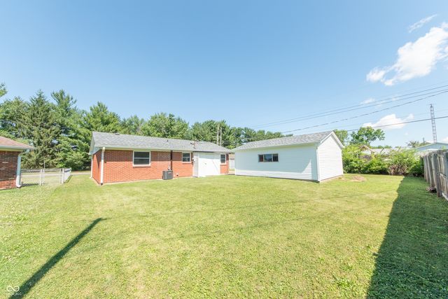 1215 N Gladstone Avenue, Columbus, IN 47201