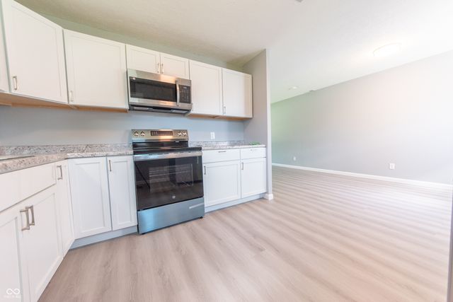 1215 N Gladstone Avenue, Columbus, IN 47201