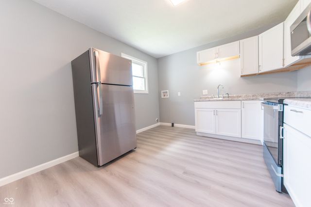 1215 N Gladstone Avenue, Columbus, IN 47201