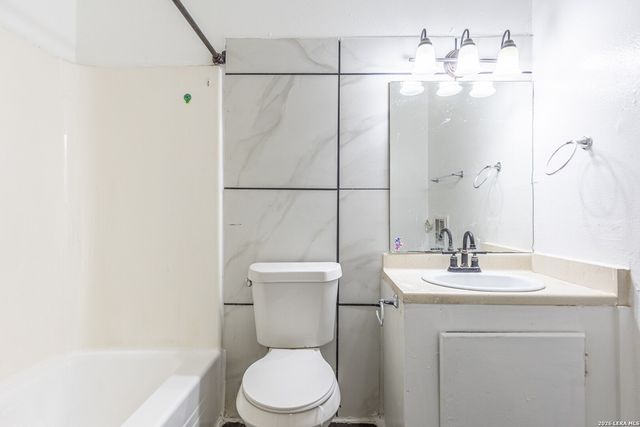 7115 Glen Ter Apt 3, San Antonio, TX 78239