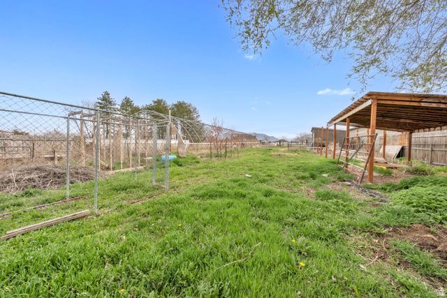 1198 N 3000 W, Clinton, UT 84015