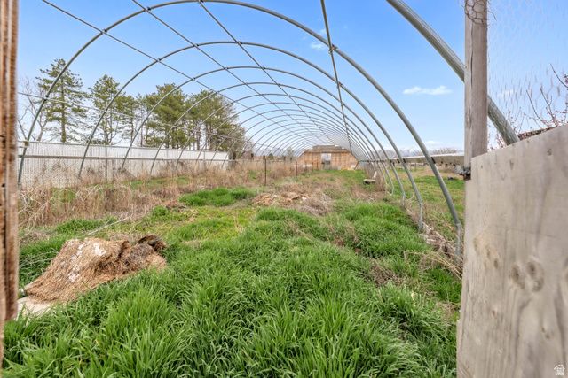 1198 N 3000 W, Clinton, UT 84015