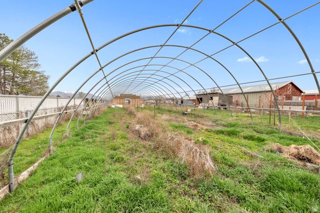 1198 N 3000 W, Clinton, UT 84015