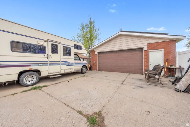 1198 N 3000 W, Clinton, UT 84015